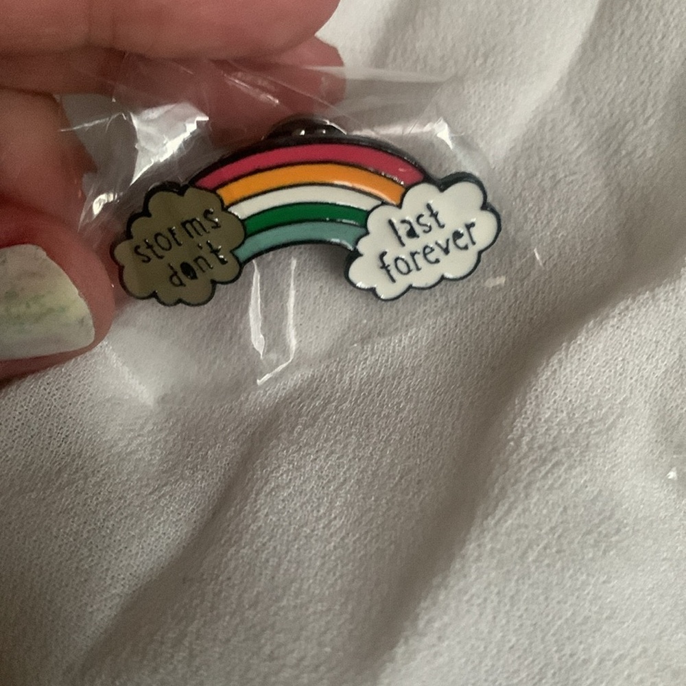 🌸Enamel Pin Bundle - Picture 3 of 5
